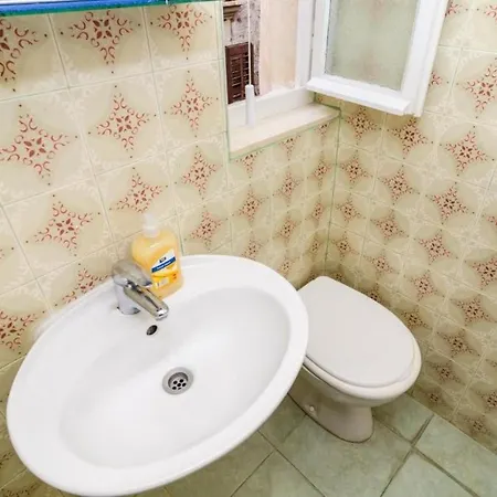 Jozomare - Twin With Shared Bathroom شقة دوبروفينك