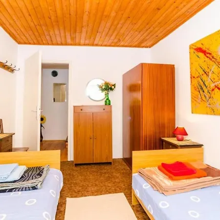 Jozomare - Twin With Shared Bathroom Apartman *
